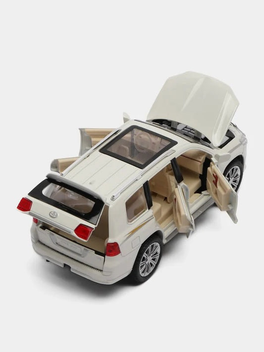 Toyota Land Cruiser 200 Die-Cast Model – Pearl White SUV 1:24 Scale