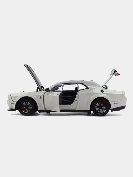 1:24 Licensed Dodge Challenger SRT Hellcat Widebody Die-Cast Model – White & Black