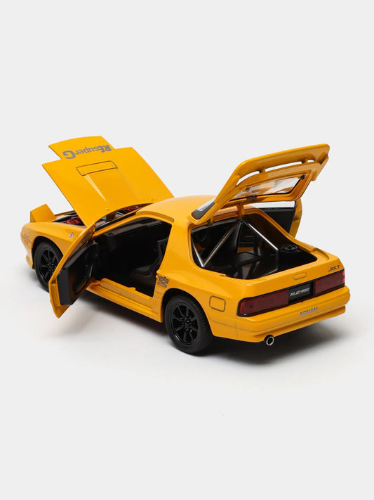 1:24 Mazda RX-7 FC3S Die-Cast Model – RE Amemiya Yellow Livery (Licensed)